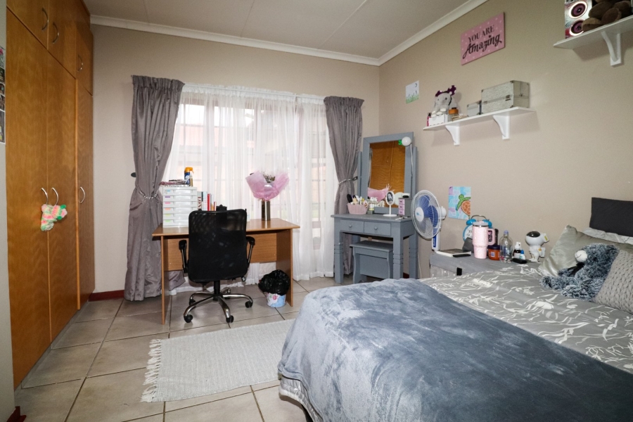 3 Bedroom Property for Sale in Flamwood North West
